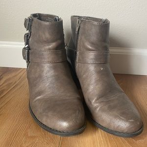 9.5 Heeled Bootie - Ruff Hewn